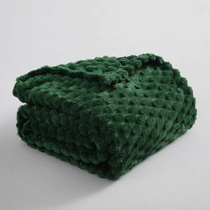 Puncuntex Dark Green Throw Blanket 60"×80" Fuzzy 3D Jacquard Decorative | Flannel Fleece Super Soft Plush Cozy Blanket for Couch Sofa Chair Lightweight