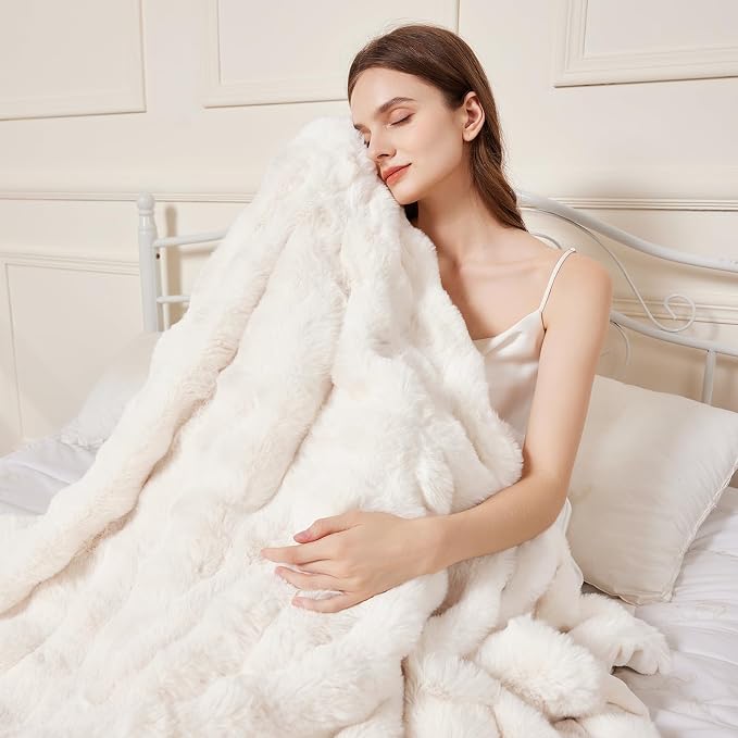 Faux Rabbit Fur Throw Blanket for Couch Gifts for Women 60"x80" Cream White | Cozy Reversible Fluffy Throw, Luxury Plush Thick Bubble Blanket, Mothers Gifts for Women, Soft Warm for Bed, Home Decor