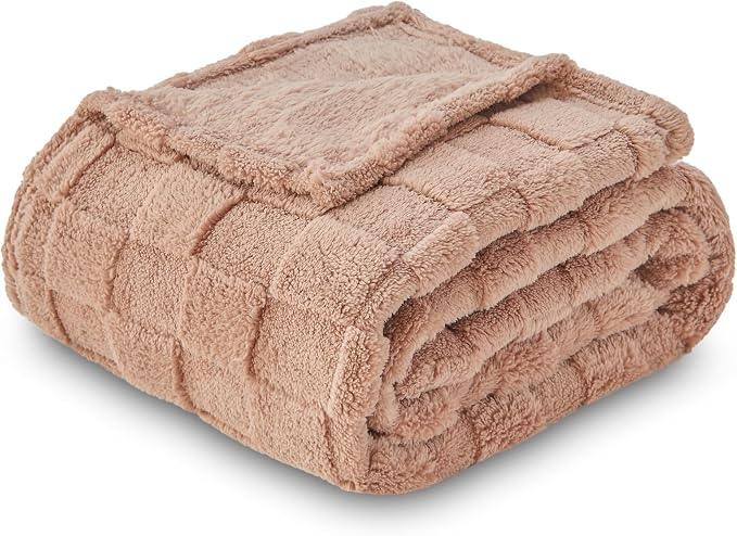 NEWCOSPLAY 3D Checkered Flannel Queen Blanket, Taupe Checkered, 90"x90" | Super Soft Cute Lightweight Decorative Premium Silky Fleece Blanket for Couch Sofa Bed, Gift for Women Men, All Season Use