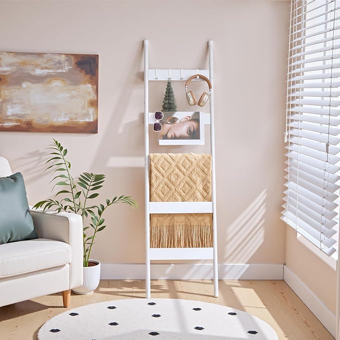 HOOBRO Blanket Ladder, 5-Tier Towel Rack with Hooks, Wall-Leaning Blanket Rack, Decorative Display Ladder Shelf, for Scarves, Industrial, Living Room, Bedroom, White WW52CJ01