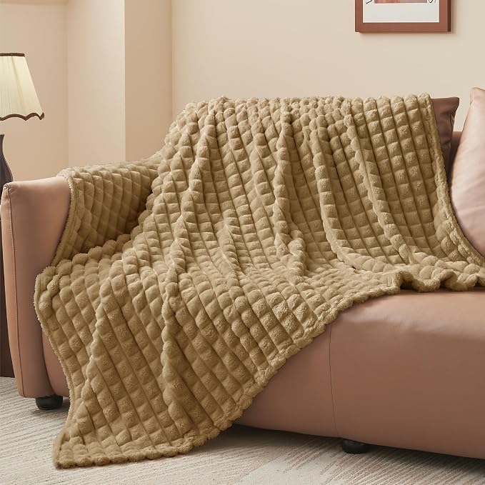 BEDELITE 3D Checked Camel Fleece Throw Blanket for Couch, 50x70 Inch | Soft Warm Fuzzy Fluffy Blanket for Bed Sofa, Lightweight Plush Cozy Blankets for Home Room Decor, Gift for Women, All Season