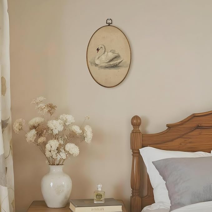 LKETW Vintage Swan Oval Wall Art Decor, Antique Elegant Swan Oval Canvas Hanging Decor, Retro Classical Animal Aesthetic Wall Decorations for Home Bedroom Living Room, 8.6x11.4 Inch