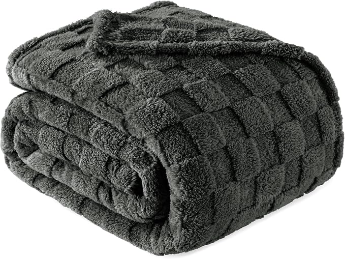 Exclusivo Mezcla 3D Checkered Fleece Twin Blanket for Bed, Dark Grey | Super Soft and Cozy Fluffy Bed Blanket, Cute Fuzzy Blanket for Teens Back to School, Dorm Essentials, All Season, 60"x80"