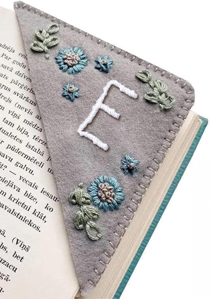 MOTEERLLU Personalized Hand Embroidered Corner Bookmark,Felt Triangle Page Stitched Handmade Bookmark,Unique Cute Flower Letter Embroidery Bookmarks Accessories for Book Lovers(Winter-e)