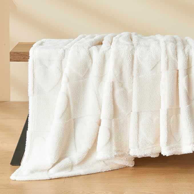 NEWCOSPLAY 3D Heart Checkered Flannel Twin Blanket, Ivory Love, 60"x80" | Super Soft Cute Lightweight Decorative Premium Silky Fleece Blanket for Couch Sofa Bed, Gift for Women Men, All Season Use