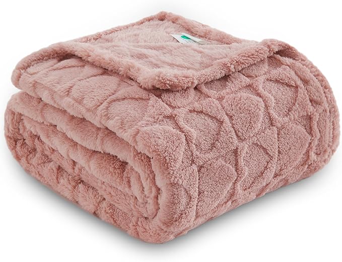 NEWCOSPLAY 3D Heart Checkered Flannel Twin Blanket, Dusty Pink, 60"x80" | Super Soft Cute Lightweight Decorative Premium Silky Fleece Blanket for Couch Sofa Bed, Gift for Women Men, All Season Use