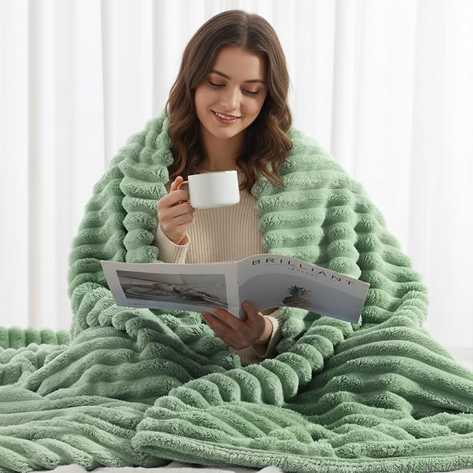 decorUhome Sage Green Fleece Twin Blanket 60x80 Inches | Soft Couch Cozy Fluffy Plush Flannel Striped Blanket for Sofa Bed, Lightweight Decorative Ribbed Fuzzy Blanket for Woman