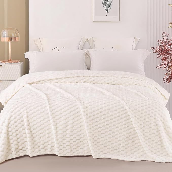 Exclusivo Mezcla 3D Fleece Queen Size Blanket for Bed, Ivory | Extra Soft Fuzzy Plush Lightweight Bed Blankets, Cozy Fluffy Decorative Blankets for All Seasons, 90x90 Inches