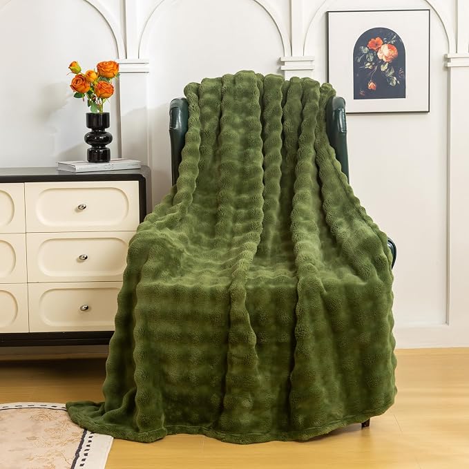 YUSOKI 3D Fleece Bubble Throw Blanket,Olive Green, 50"x60" | Ultra Soft, Non-Shedding, Lightweight for All Season Use, stays fluffy after repeated washes, Perfect Gifts, Machine Washable