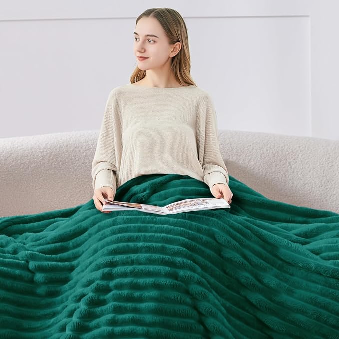 BEDELITE Ribbed Fleece Throw Blanket for Couch, Emerald Green, 50"x60" | Ultra-Soft Plush Fleece, Cozy, Warm Yet Lightweight, Ribbed Texture, Home Decor, Machine Washable, Giftable, All-Season Use