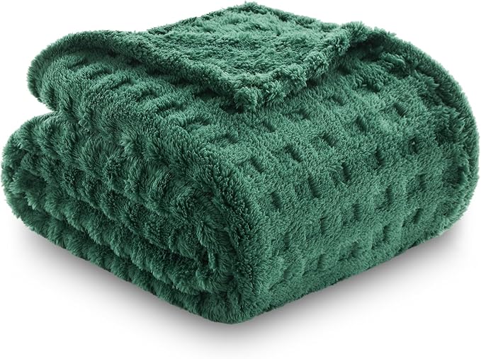 NEWCOSPLAY 3D Waffle Checkered Flannel Twin Blanket, Dark Green, 60"x80" | Super Soft Cute Lightweight Decorative Premium Silky Fleece Blanket for Couch Sofa Bed, Gift for Women Men, All Season Use