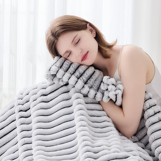 NEWCOSPLAY Fleece Ribbed Cozy Twin Blanket for Couch, Black White, 60"x80" | Premium Silky Flannel Blanket, Soft Lightweight Fluffy Throw Blanket for Bed Sofa Decor, Gift for All Season Use