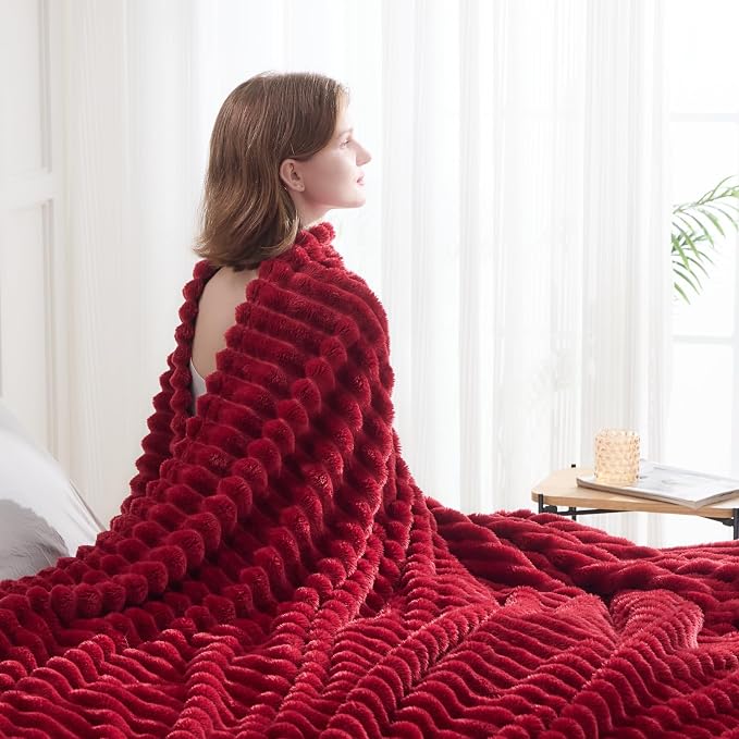 NEWCOSPLAY Fleece Ribbed Cozy Twin Blanket for Couch, Red, 60"x80" | Premium Silky Flannel Blanket, Soft Lightweight Fluffy Throw Blanket for Bed Sofa Decor, Gift for All Season Use