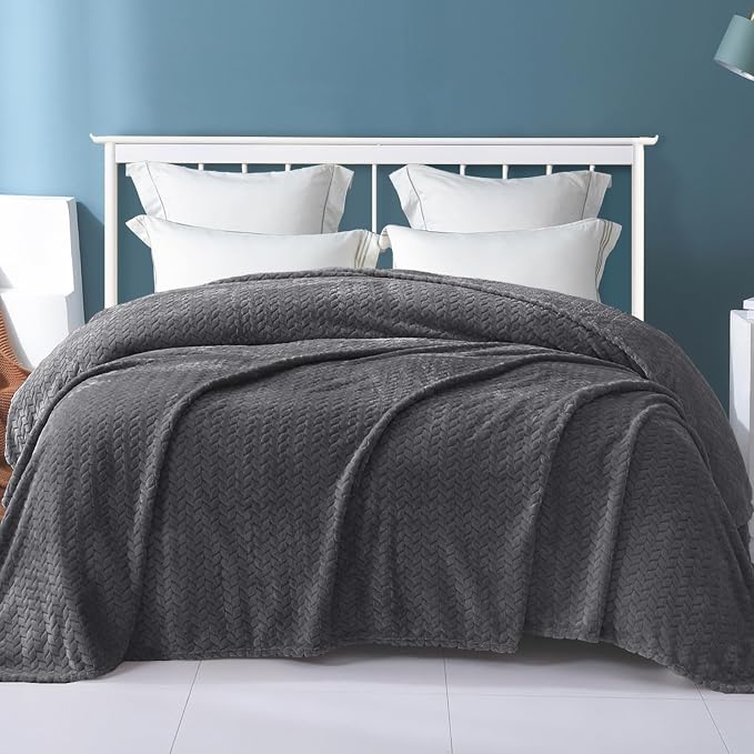 Exclusivo Mezcla Soft Fleece Bed Blanket Twin Size, 60”x80”, Dark Grey | Cozy Fluffy Lightweight Blankets for Summer, Decorative Plush Flannel Throws for Living room, Bedroom with Leaves Pattern