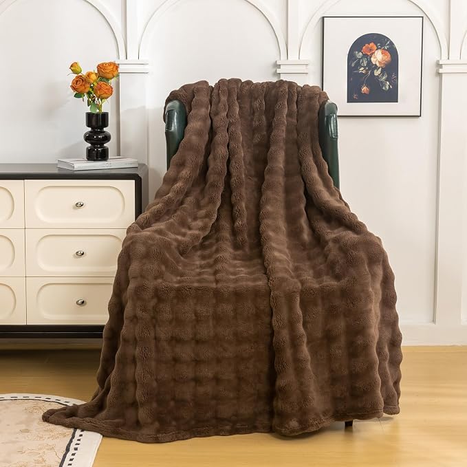 YUSOKI 3D Fleece Bubble Throw Blanket,Brown, 50"x60" | Ultra Soft, Non-Shedding, Lightweight for All Season Use, stays fluffy after repeated washes, Perfect Gifts, Machine Washable