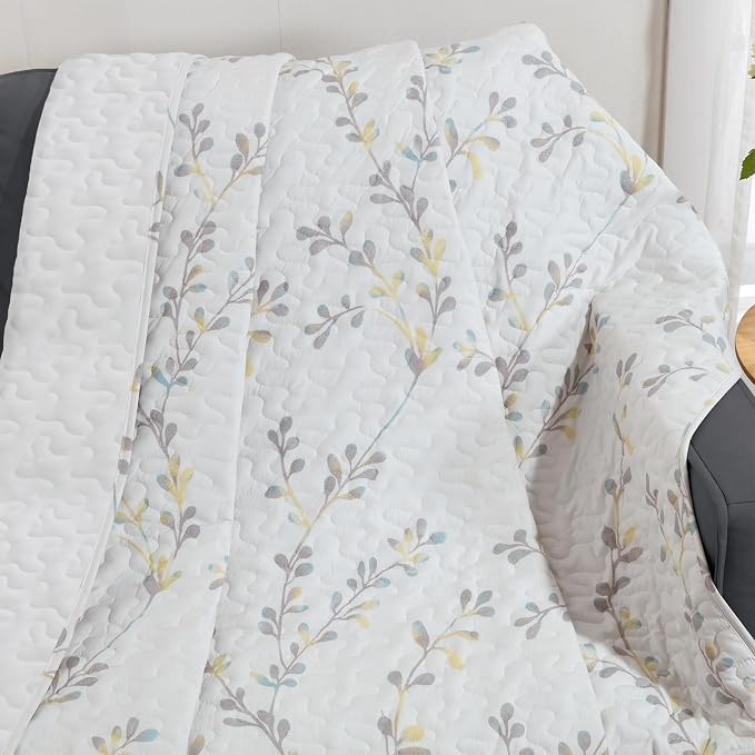 Exclusivo Mezcla Reversible Floral Quilted Throw Blanket, 50"x 60" | Lightweight Summer Quilt Throw, Designed for Bed/ Couch/ Sofa, White Vintage Pattern
