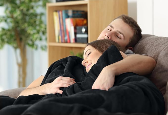 Utopia Bedding Ultra Soft Fleece Bed Blanket King Size Black (90x102 Inch) | Microfiber Plush Warm Lightweight Breathable Cozy Blanket Anti-Static, All Season Use, Gift for Women and Men
