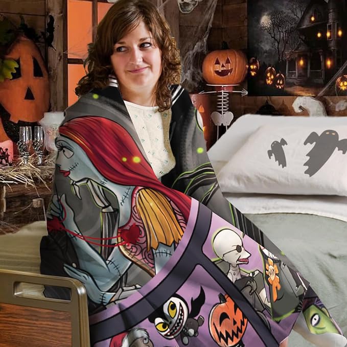 Pycat Gothic Skeleton Couple Throw Blanket 50x70in, Spooky Halloween Decor | Flannel Fleece Blanket, Soft Cozy Bedroom Living Room Sofa Bed Blanket for Adults Kids, Goth Romance Gift