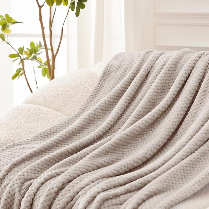 Exclusivo Mezcla Soft Waffle Fleece Bed Blanket Twin Size, Tan | Lightweight Plush Blanket for Bed, Couch, Sofa, Cozy Fluffy Design for Bedroom, Guest Room, All Season, 60x80 Inches