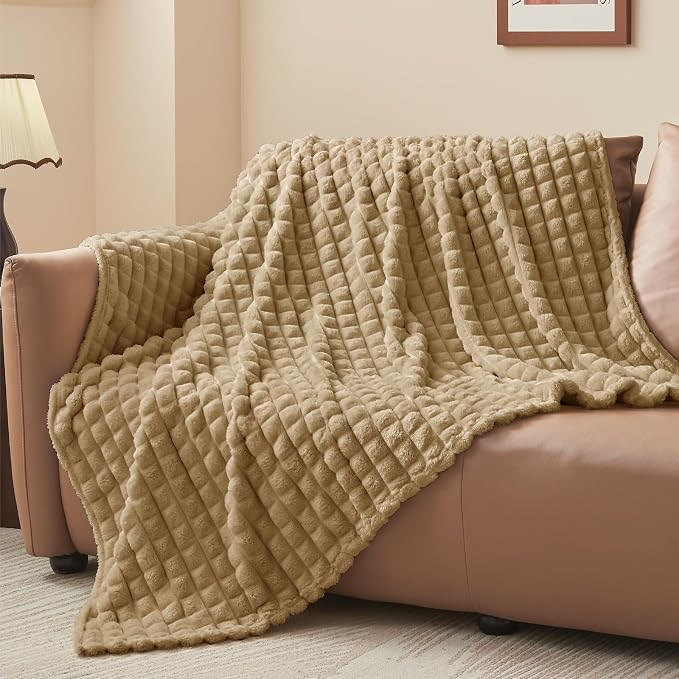 BEDELITE 3D Checked Camel Fleece Twin Throw Blanket for Bed, 60x80 Inch | Soft Warm Fuzzy Fluffy Blanket for Couch Sofa, Lightweight Plush Cozy Throws for Home Room Decor, Gift for Women, All Season