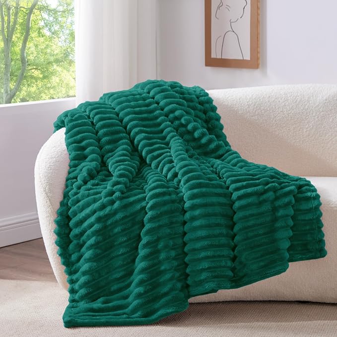 BEDELITE Ribbed Fleece Throw Blanket for Couch, Emerald Green, 50"x60" | Ultra-Soft Plush Fleece, Cozy, Warm Yet Lightweight, Ribbed Texture, Home Decor, Machine Washable, Giftable, All-Season Use