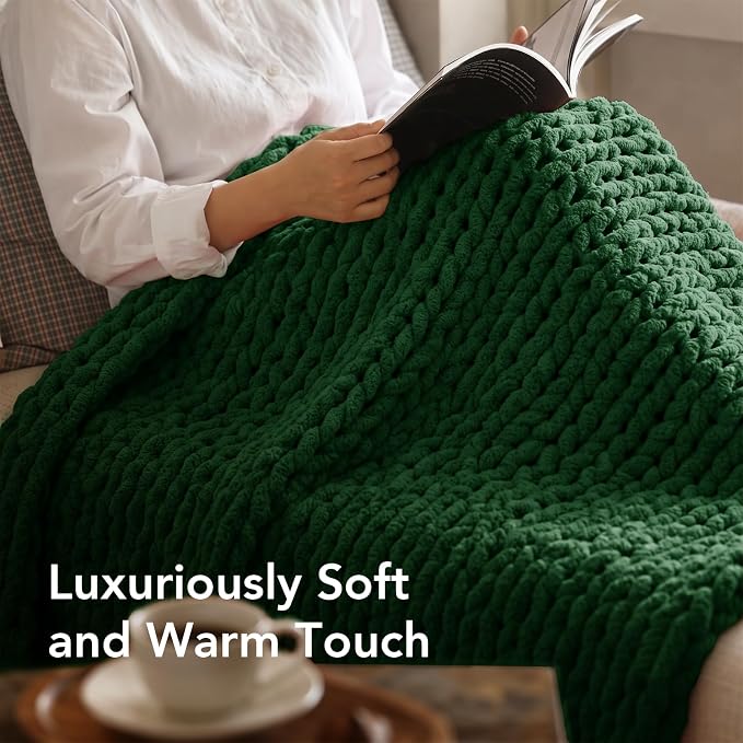 L'AGRATY Chunky Knit Throw Blanket for Couch, 50 x 70 Inches, Olive Green | Handmade Chenille Crochet Blanket for Sofa Bed, Thick Cable Knitted Blankets for Room Home Decor, Birthday Gift for Women Mom