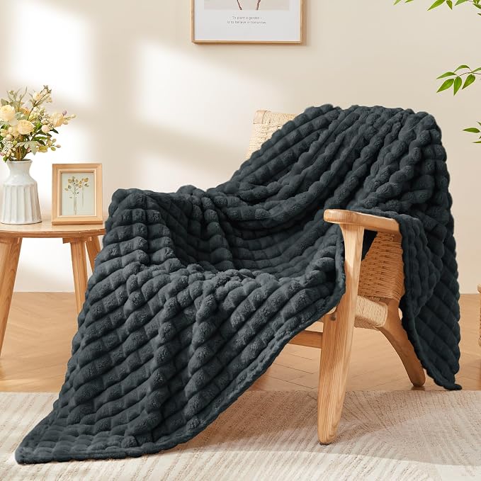 BEDELITE Update Black Checked Fleece Twin Throw Blanket for Bed, 60x80 Inch | Soft Warm Fuzzy Fluffy Blanket for Couch Sofa, Lightweight Plush Cozy Throws for Home Room Decor, Gift for Women, All Season