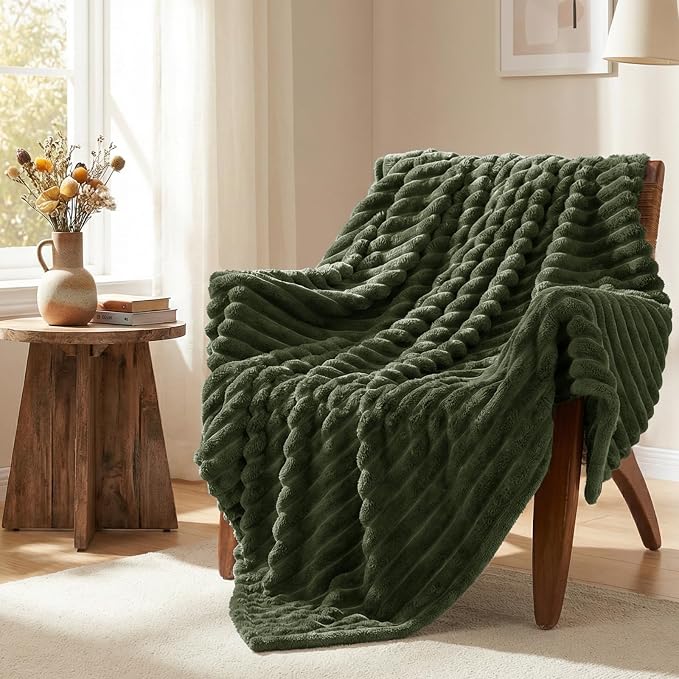 HIMEET Olive Green Queen Blanket for Bed, 300GSM Ribbed Fleece, 90 x 90 in | Ultra Soft Flannel, All-Season Lightweight Warmth, Cozy Bed Coverage & Bedroom Decor, Gift for Men & Women, Machine Washable