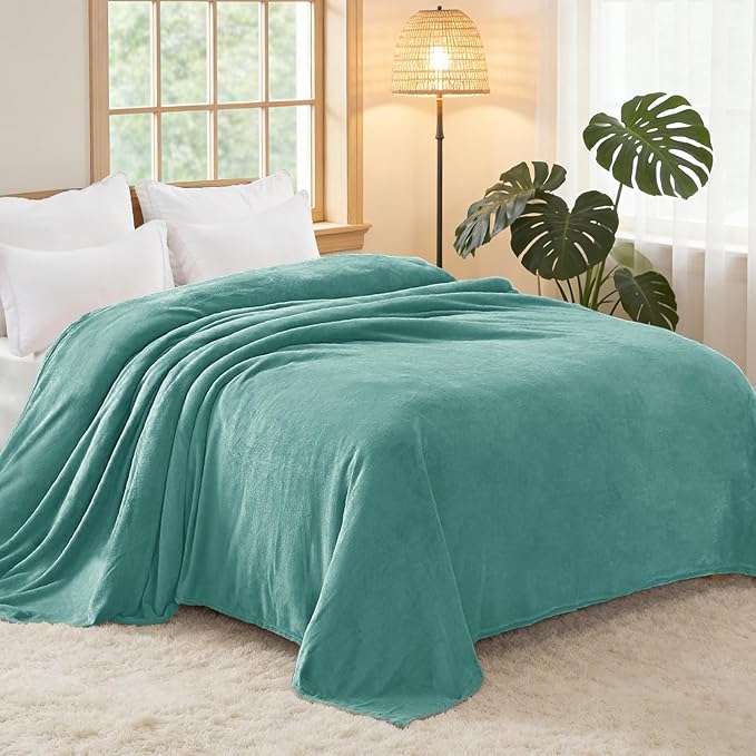 Exclusivo Mezcla Soft Fleece Blanket King Size for Bed, Celadon | 104x90 Inches, Double-Sided Brushed Flannel, Lightweight Plush Cozy Blanket for Home Decor, All Season, Machine Washable
