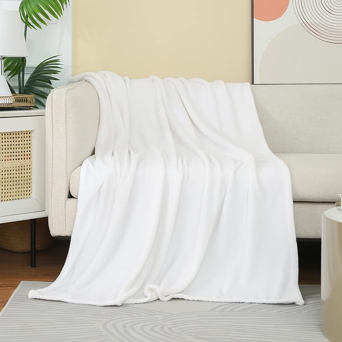 Christmas White Fleece Plush Throw Blanket 50"x60"for Couch Sofa Fuzzy Cozy | Super Soft Lightweight Microfiber Blanket for Bed Chair bedroom Home Decor All Season,Birthday Gifts for Women Mom Adult