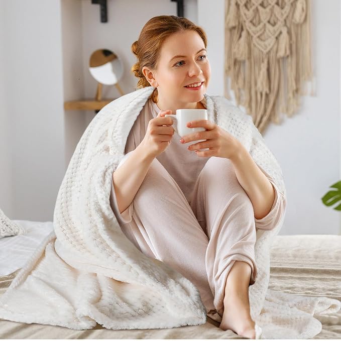 Newwiee 4 Pcs Fleece Throw Blanket, 3D Waffle Textured,Gradient Green | Soft Lightweight Set for Couch Bed Sofa, Warm Winter Throws, No Shedding Pilling, Flannel Waffle Texture, 50x60 Inch