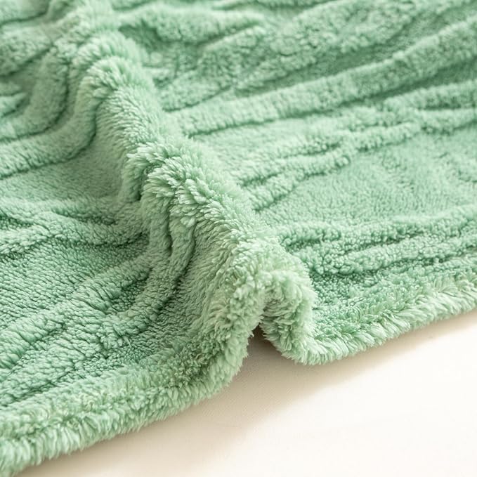 YUSOKI Sherpa Fleece Queen Size Blanket, Sage Green, 90"x90" | 3D Stylish Design,320GSM, Non-Shedding, Lightweight for All Season Use, stays fluffy after repeated washes, Perfect Gifts