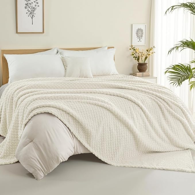 Exclusivo Mezcla Soft Fleece King Size Blanket for Bed, Ivory | Jacquard Lightweight Cozy Bed Blanket, Breathable Decorative Fuzzy Textured All Season Use, 90x104 Inches