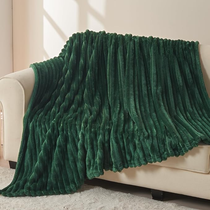 NEWCOSPLAY Fleece Ribbed Cozy Twin Blanket for Couch, Dark Green, 60"x80" | Premium Silky Flannel Blanket, Soft Lightweight Fluffy Throw Blanket for Bed Sofa Decor, Gift for All Season Use