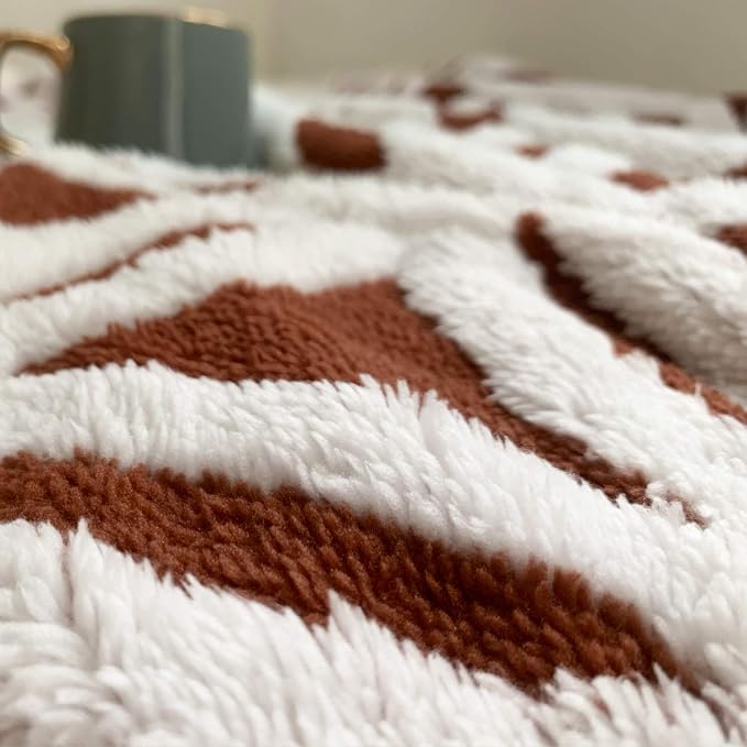 LOMAO Sherpa Fleece Blanket Gifts for Mom Dad Cozy Soft Throw Blanket for Women Men Birthday Gifts Dual Sided Couch Sofa Bed Blanket (Brown, 60''x80'')