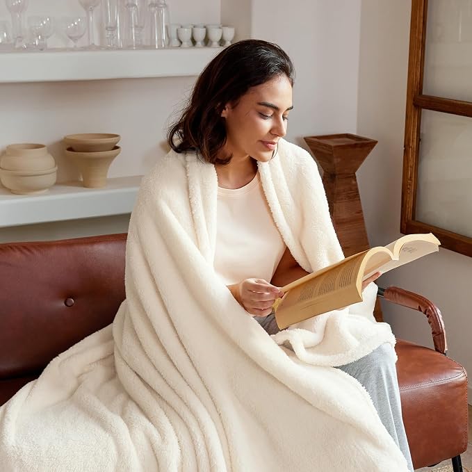 Exclusivo Mezcla Soft Plush Fleece Twin Size Blankets for Bed Living Room | Lightweight Fuzzy Fluffy Large Blanket for All Seasons, Cozy Velvet for Women Men, Machine Washable, 60"x80", Ivory
