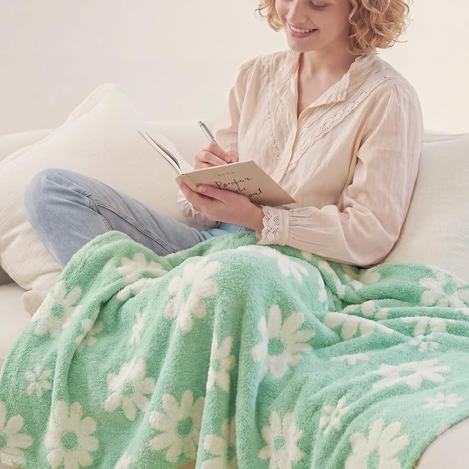 Soft Throw Blanket for Couch-Cozy Reversible Knitted Blankets | Lightweight Warm Fluffy Decor for Women, Mom, Her & Girls, Sofa, Chair, Bed, 50x60in,Daisy Floral Green