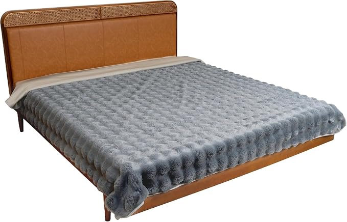 Waterproof Dog Bed Cover, Dog Pad Soft Plush Pet Blanket with Anti-Slip Back for Bed Couch Sofa, Furniture Protector for Small, Medium and Large Dogs and Cats (Light Gray-Bubble, 82"x102")