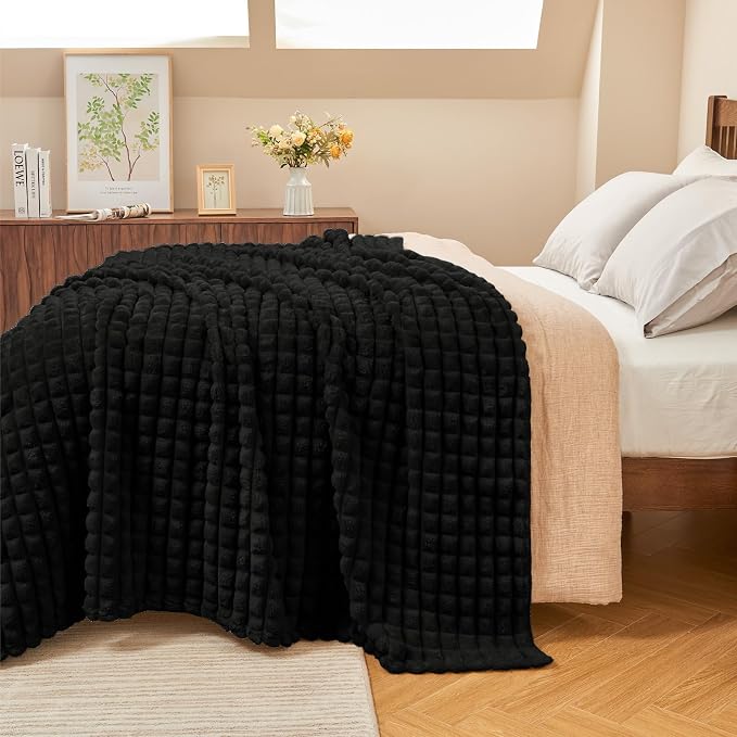BEDELITE Black Checked Fleece Throw Blankets Queen Size for Bed, 90x90 Inch | Soft Warm Fuzzy Fluffy Blanket for Bed Sofa, Lightweight Plush Cozy Blankets for Home Room Decor, Gift for Women, All Season
