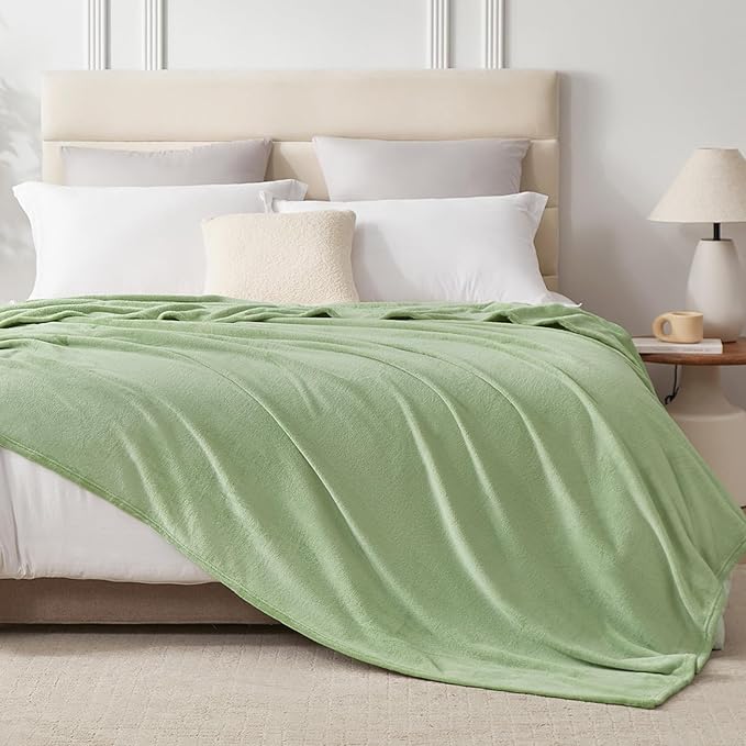 Hansleep Throw XL Sage Green Fleece Blanket, Soft Flannel Bed Blanket | Fuzzy Cozy Blanket 50x70 Inches, Multi-use for Bed, Sofa, Couch, Travel, Camping, All Season Warm Lightweight Cover