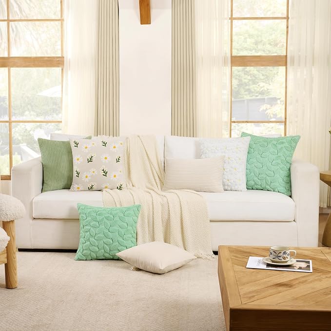 Softalker Spring Summer Decorative Pillow Covers 18 x 18 Inch Set of 2,Outdoor Farmhouse Floral Daisy Soft Faux Fur Cushion Covers, 3D Pillow Cases for Bedroom Living Couch Sofa Home Decor, White