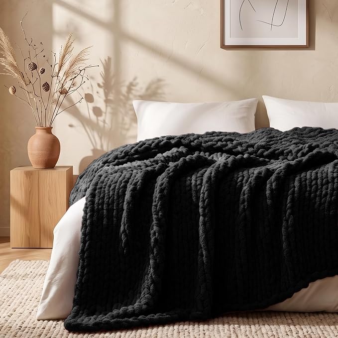 L'AGRATY Chunky Knit Throw Blanket for Couch, 50'' x 70'' Knit Throw, Black | Handmade Chenille Crochet Blanket for Sofa Bed, Thick Cable Knitted Blankets for Room Home Decor, Birthday Gift for Women Mom