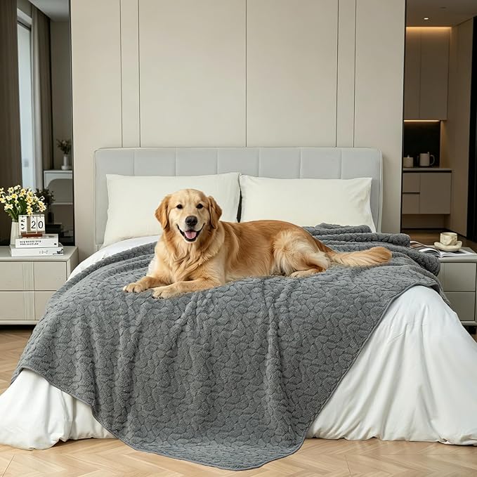 Ameritex Waterproof Dog Blanket Reversible, Leakproof Pet Blanket for Large Dogs, Soft Furniture Sofa Couch Cover Protector Washable, Fleece Cat Throw Bed, Reversible Washable Soft Plush