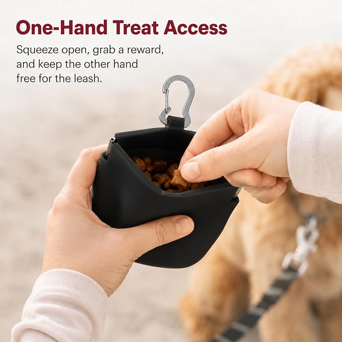 Silicone Dog Treat Pouch for Pet Training One-Hand Access One Cup Silicone Treat Bag with Pull Tab and Auto Closing Lid Treat Pouches for Leash(Color: Black)