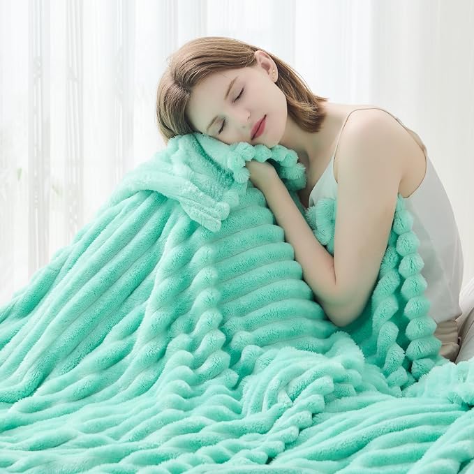 NEWCOSPLAY Fleece Ribbed Cozy King Blanket for Couch, Aqua, 90"x110" | Premium Silky Flannel Blanket, Soft Lightweight Fluffy Throw Blanket for Bed Sofa Decor, Gift for All Season Use