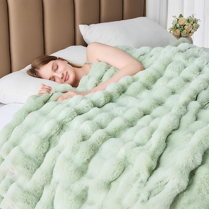 Faux Fur Throw Blanket for Couch, 1000 GSM Cozy Fuzzy Fluffy Soft Plush Thick Bubble Sherpa Blanket for Sofa Bedroom Living Room, Mothers Day Birthday Gifts for Women Home Decor