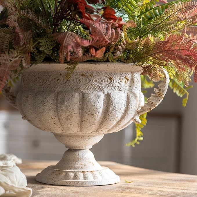 Europe Retro Distessed White Metal Vase for Room and Home Decoration and Iron Handicrafts Item Roman Style Decorative Vase