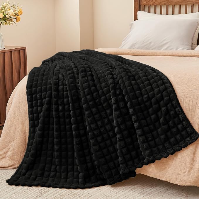 BEDELITE Black Checked Fleece King Size Throw Blankets for Bed, 108x90 Inch | Soft Warm Fuzzy Fluffy Blanket for Bed Sofa, Lightweight Plush Cozy Blankets for Home Room Decor, Gift for Women, All Season