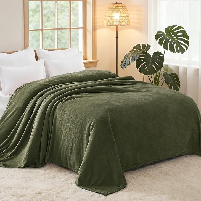 Exclusivo Mezcla Soft Fleece Blanket Twin Size for Bed, Olive Green | 90x66 Inches, Double-Sided Brushed Flannel, Lightweight Plush Cozy Blanket for Home Decor, All Season, Machine Washable