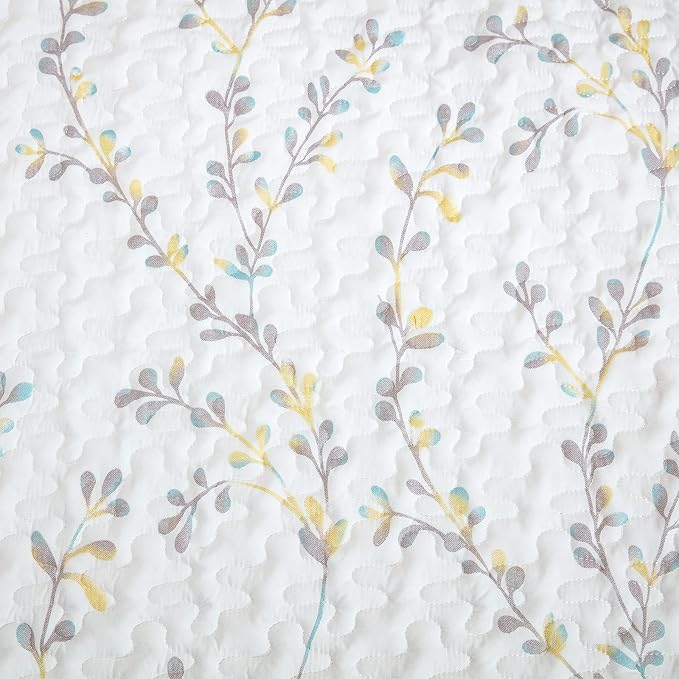 Exclusivo Mezcla Reversible Floral Quilted Throw Blanket, 50"x 60" | Lightweight Summer Quilt Throw, Designed for Bed/ Couch/ Sofa, White Vintage Pattern